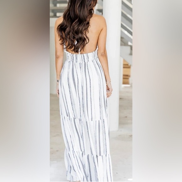 Pink Lily Boho Maxi Dress Backless
Textured Striped Black & White
Size Small - Picture 3 of 9